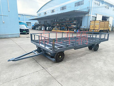 4吨骨架式半岛（中国） 带下翻护栏工具拖车3I.jpg