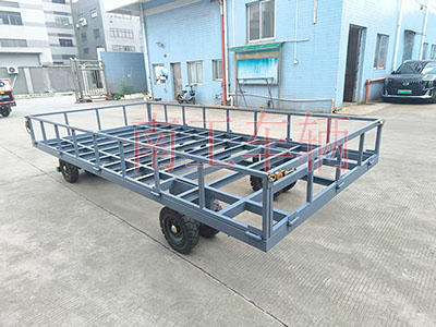 4吨骨架式半岛（中国） 带下翻护栏工具拖车2I.jpg