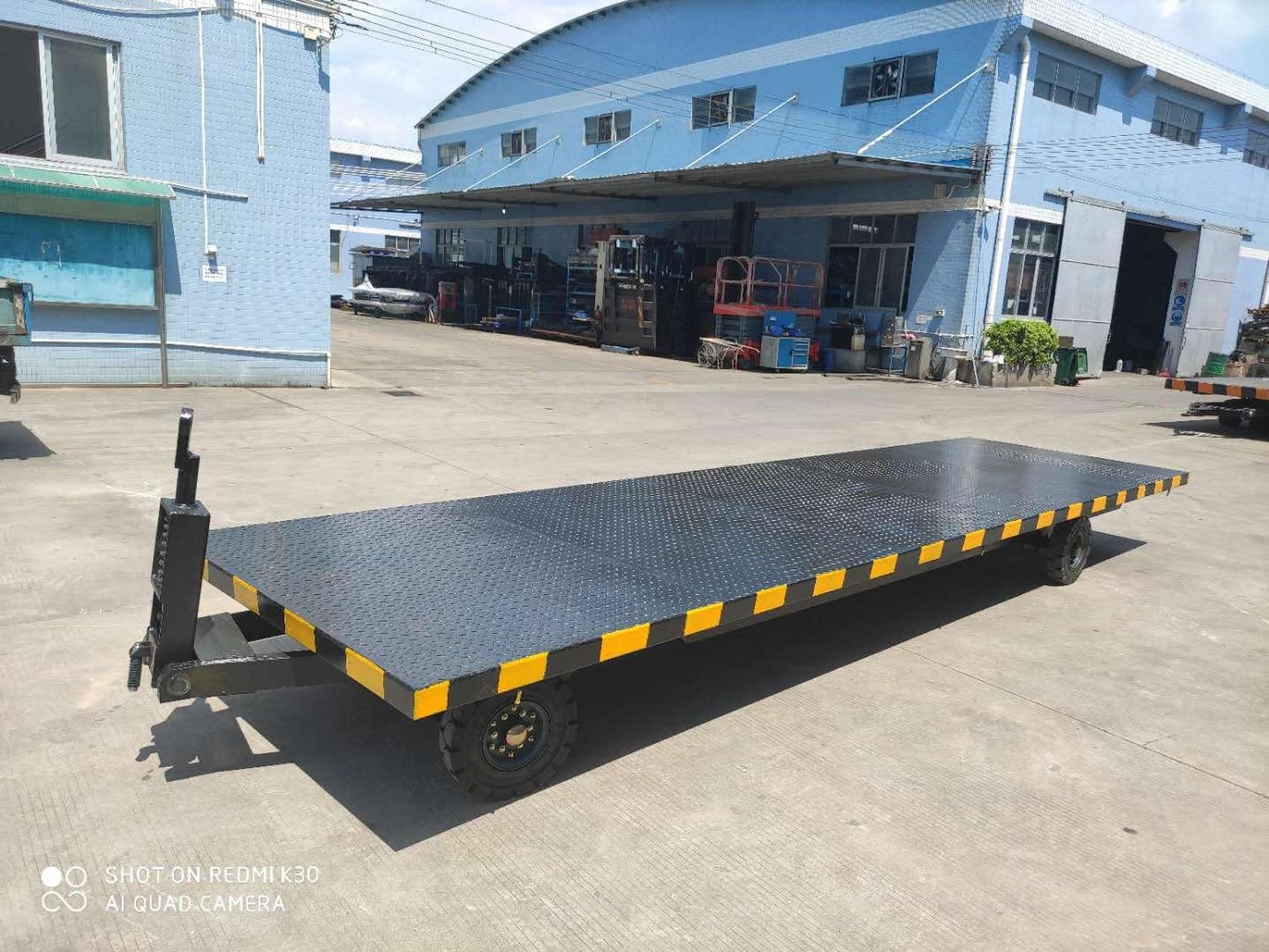 2吨半岛（中国） 无动力牵引工具拖车案例