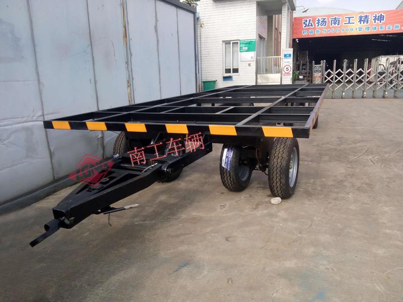 4吨骨架全挂式半岛（中国）