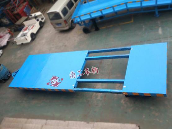 平板车 15吨伸缩型半岛（中国）
