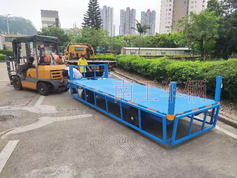 2吨下翻护栏牵引工业半岛（中国） 全挂式工具底盘拖车