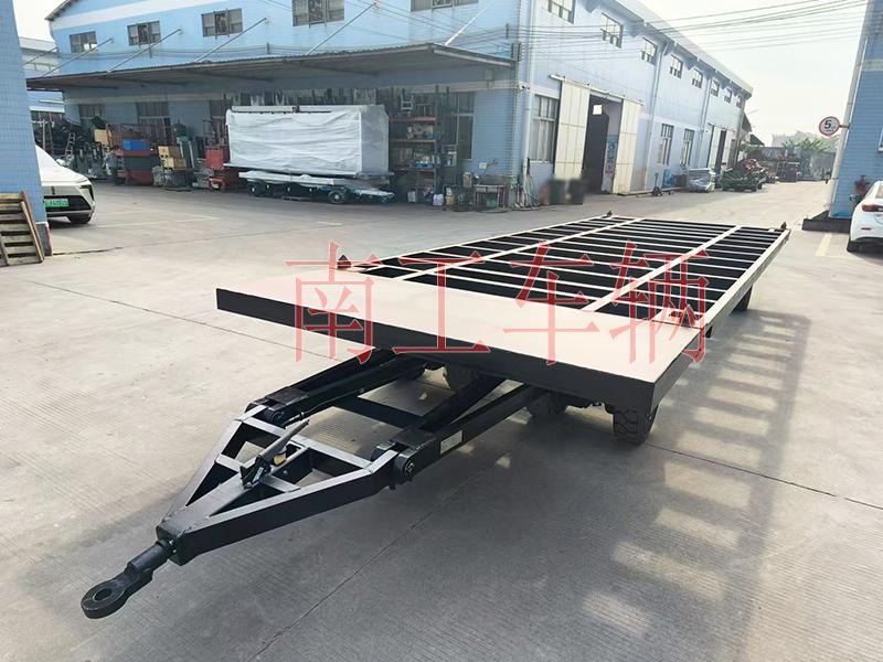 12吨骨架式半岛（中国） 带角锁刹车全挂车