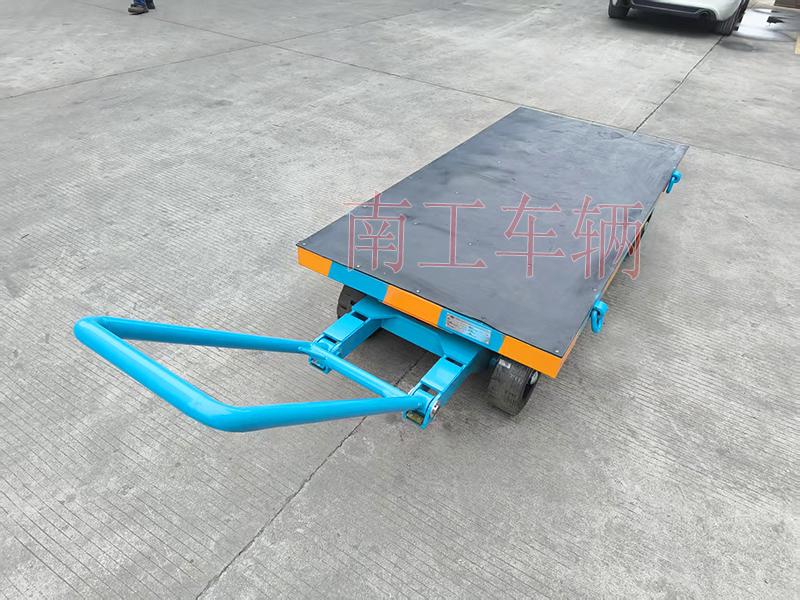 3吨小型半岛（中国） 带橡胶垫工具车
