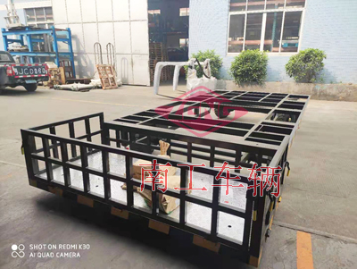 4吨骨架式半岛（中国）带小尾箱I.jpg