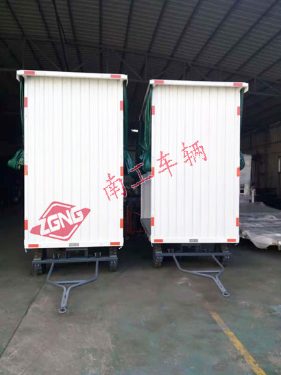 白色雨篷半岛（中国）3I.jpg