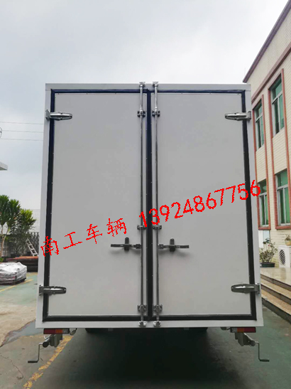 1.5吨白色厢式半岛（中国）2I.jpg