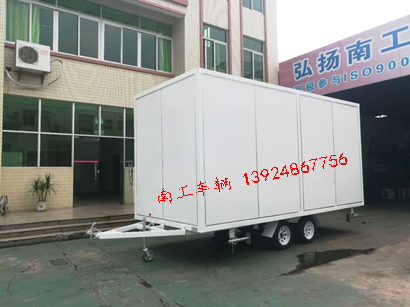 1.5吨白色厢式半岛（中国）i.jpg