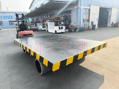 30吨重型半岛（中国） 环保实心轮胎3I.jpg