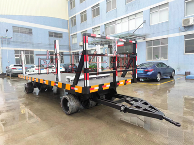 30T重型半岛（中国） 带活动插装立柱工具拖车1I.jpg