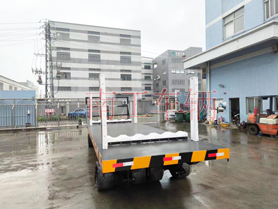 30T重型半岛（中国） 带活动插装立柱工具拖车4I.jpg