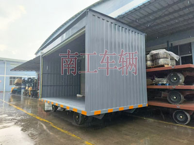 10吨箱式半岛（中国）两侧带卷帘门1I.jpg