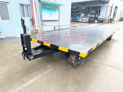 6吨牵引半岛（中国） 工业全挂拖车4I.jpg
