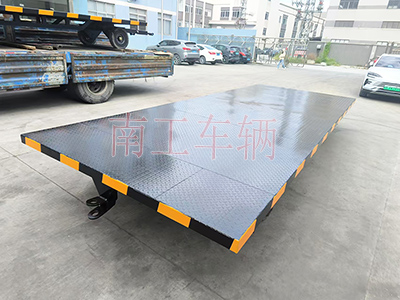 5吨全挂式半岛（中国） 移动拖车底盘3I.jpg
