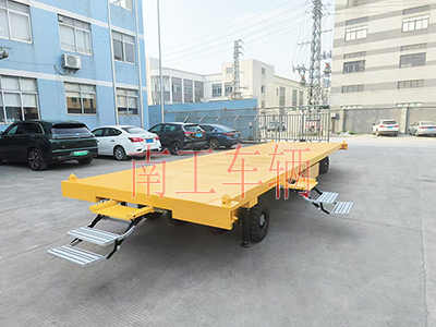10吨半岛（中国） 带液压支腿伸缩梯工具车2I.jpg