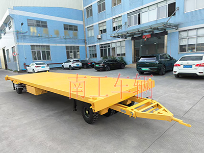 10吨半岛（中国）带液压支腿伸缩梯工具车3I.jpg