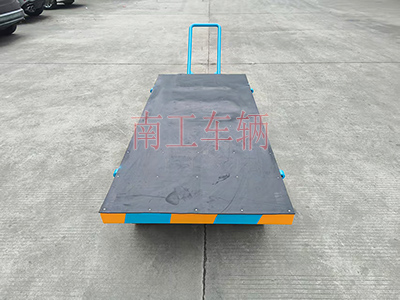 3吨小型半岛（中国） 带橡胶垫工具车3I.jpg